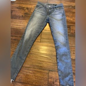 Super cute skinny jeans